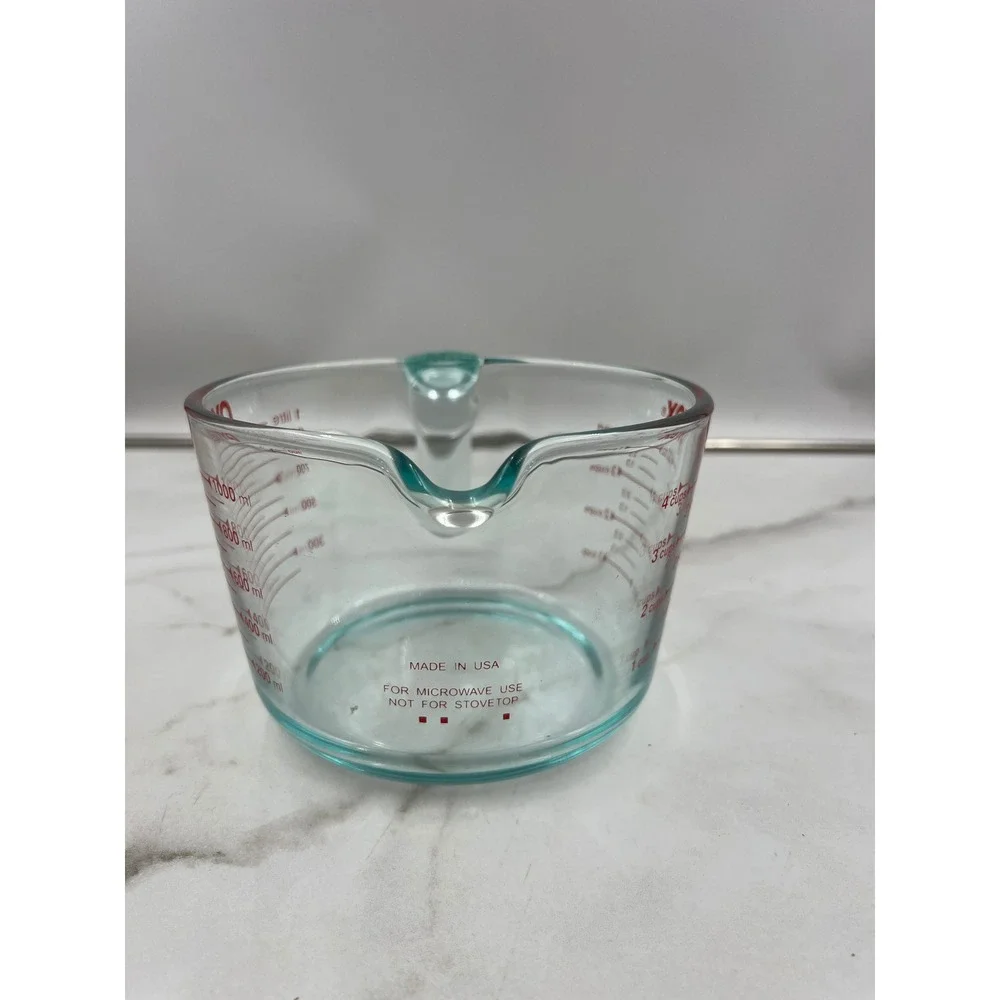 Pyrex 4 Cup Glass Measuring Cup 32 oz 1 Liter Red Lettering Made in USA